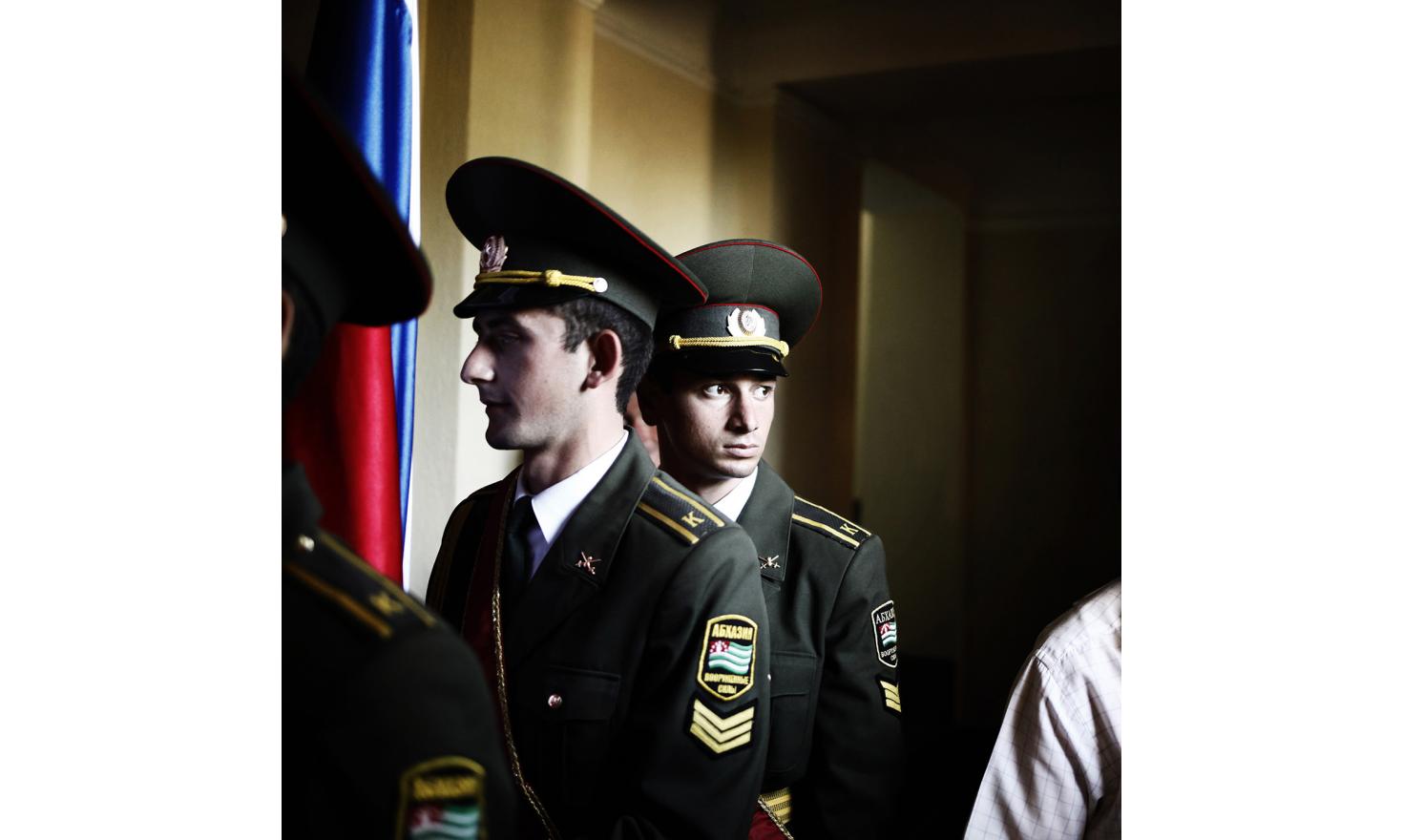 A soldier before the commemoration of the 5th year of the recognition of Abkhazia by Russia