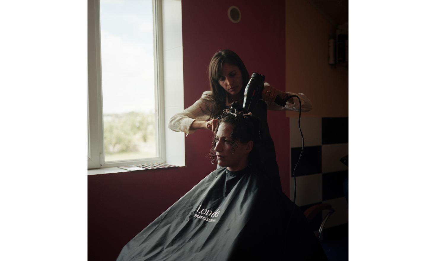 The hairdresser/manicure just opened 4 months ago in the village. This is the only place in town dedicated to well-being and relaxation of women.