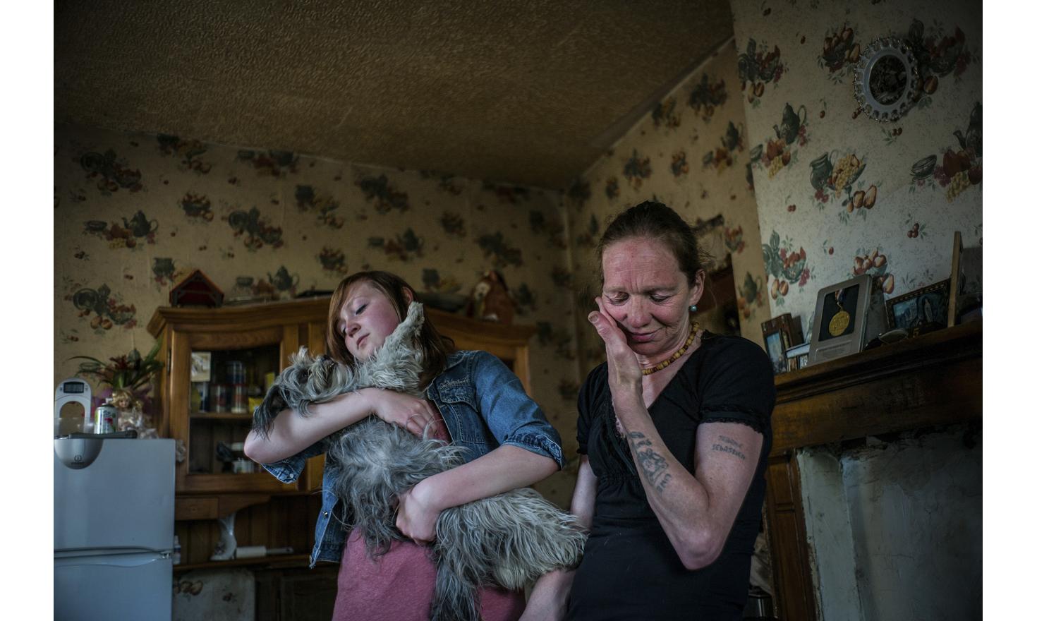 ©Ulrich Lebeuf / M.Y.O.P When communication becomes uneasy, animals comes in play to fill in the silence. Amandine's dog is called Chance (as in "luck" in French), maybe to ward off misfortune.