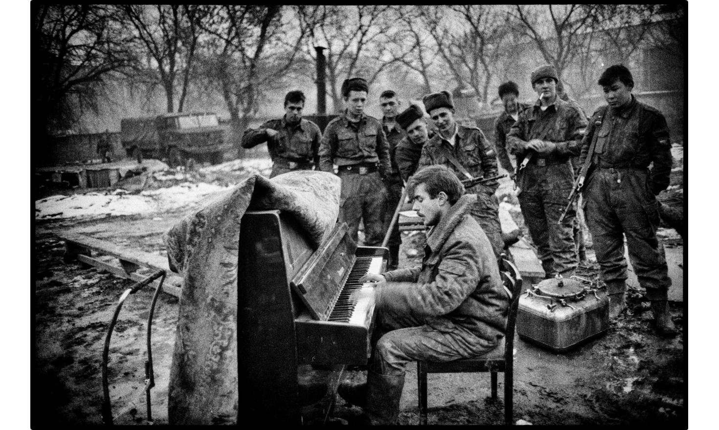 Vents d'Est - Eastern Winds Vents d'Est - Eastern Winds