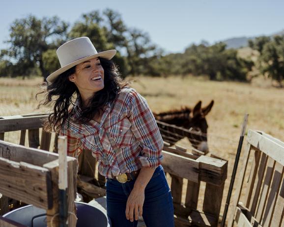 Carnets Amerique I: « Cole Bush, la bergère qui protège la Californie des feux » pour ELLE 